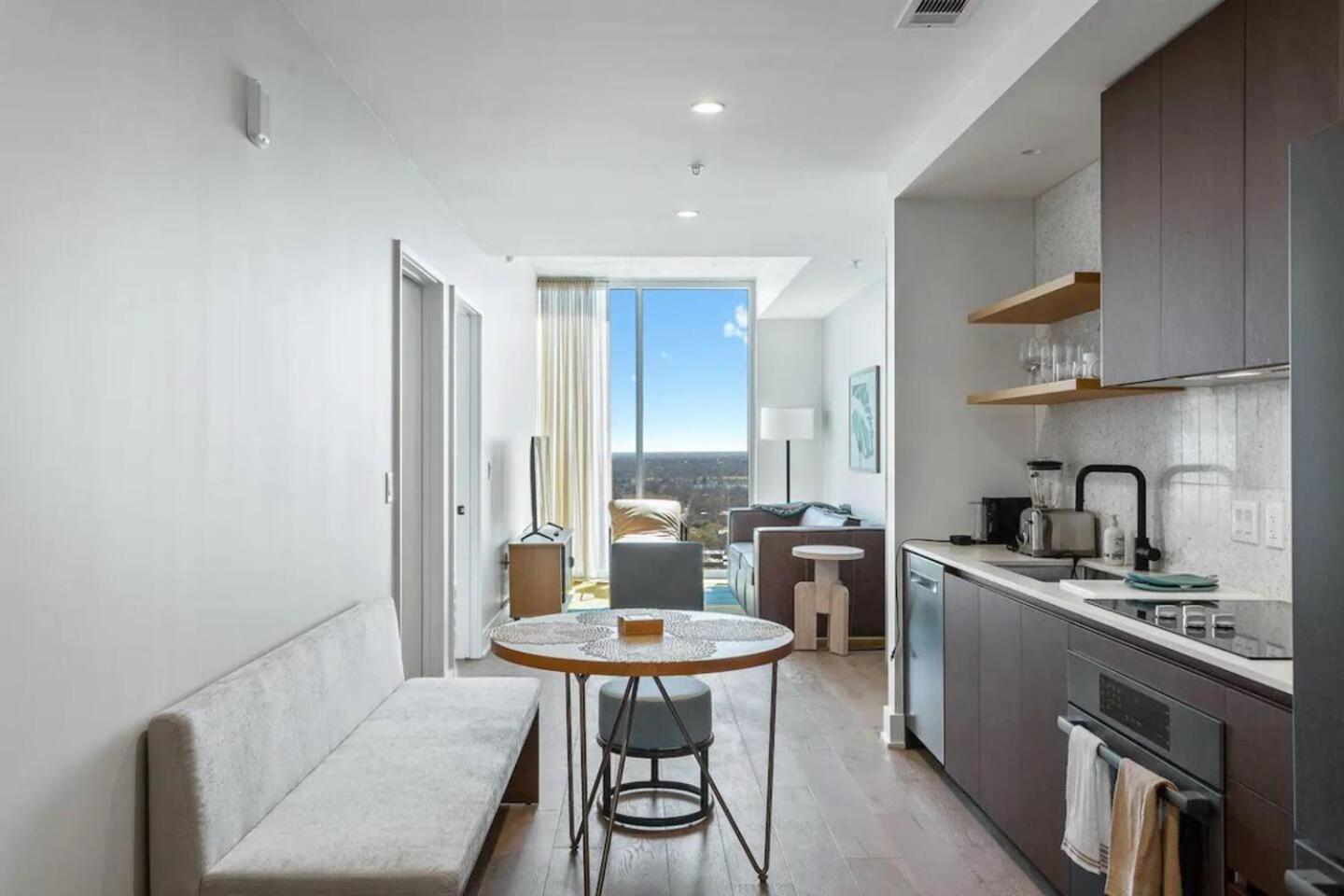 Modern 1Br Condo On Rainey St With Pool And Views Austin Kültér fotó